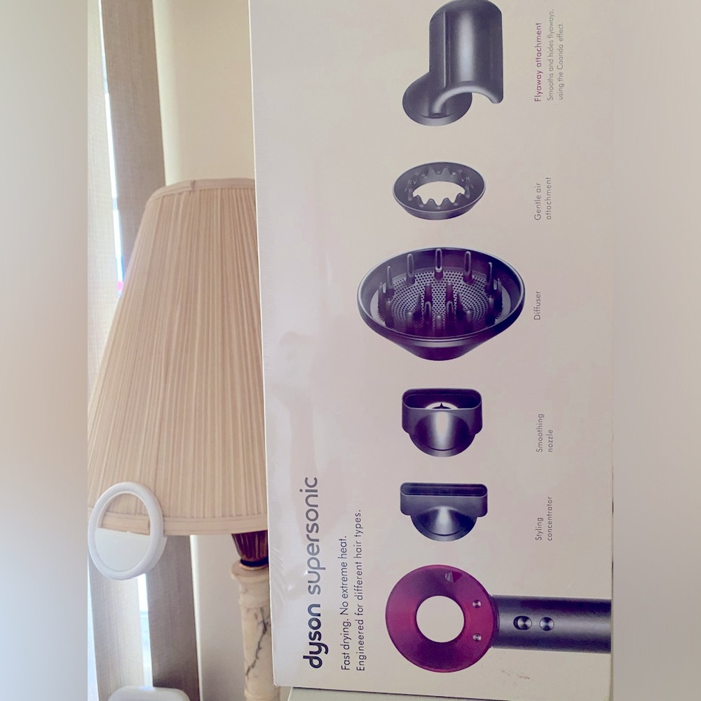 Dyson supersonic blow dryer